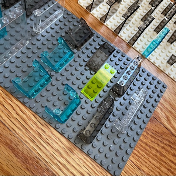 Lego Transparent Brick Assortment- Clear Panels/Windshields/Windscreens - 36 pcs - Picture 7 of 11